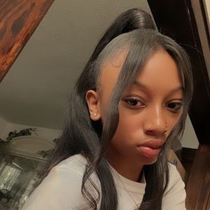 Meet your Posher, Devonna